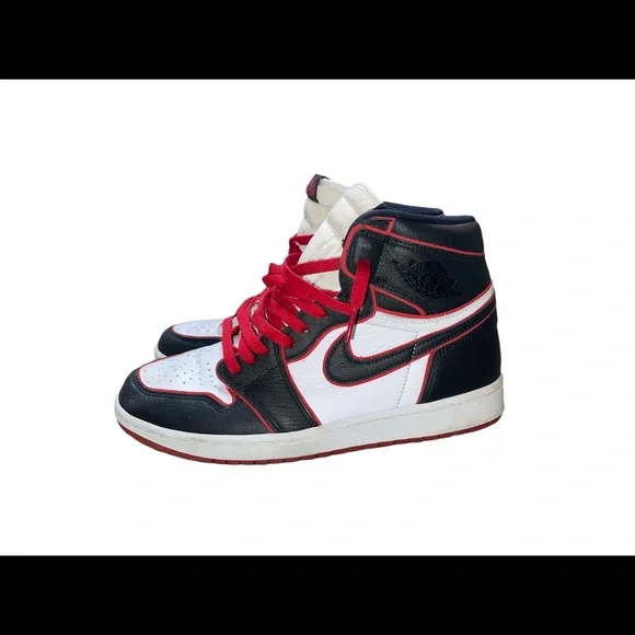 JORDAN 1s BLOODLINE - Picture 2 of 3